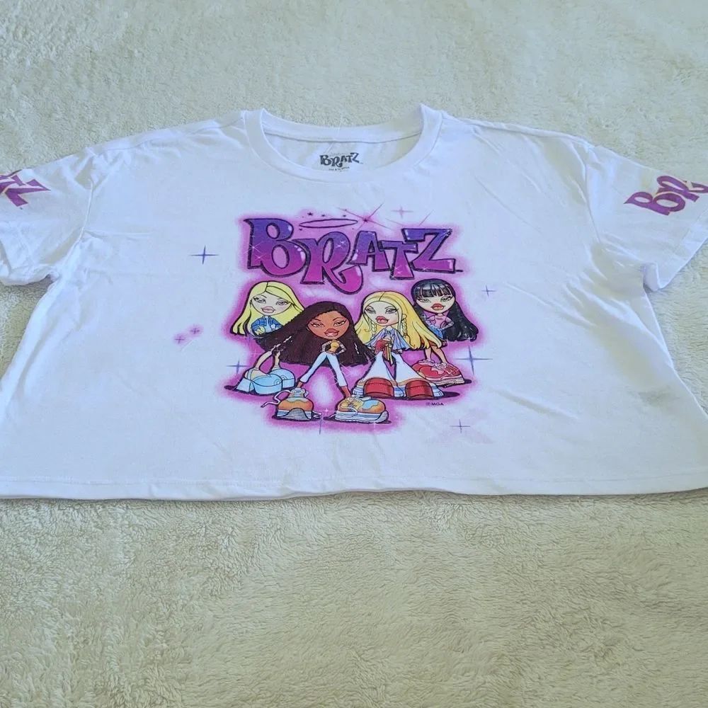 BRATZ Airbrush Graffiti Graphic Tee👕 - NWOT - Picture 10 of 12